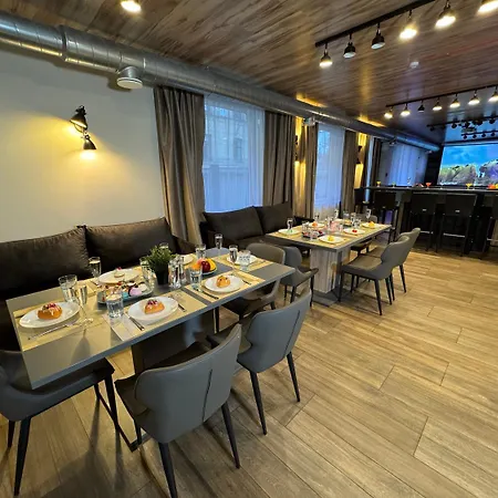 Grand With And Cinema Lägenhet *